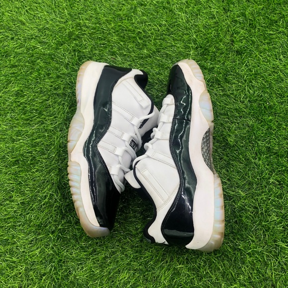 Jordan retro low emerald 11s - Picture 4 of 4